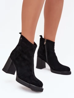 Topánky na podpätku model 217801 Krok vo veľkom štýle
