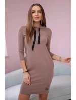 Šaty s viazaným moka výstrihom Šaty s viazaným moka výstrihom