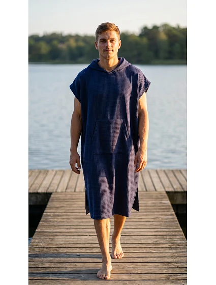 Pánske vafľové pončo Saimaa s kapucňou v farbe Midnight Sapphire