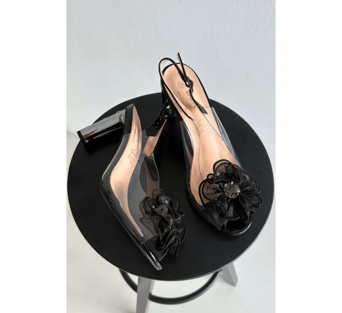 Sandály na podpatku s ozdobou a krystaly D&A model 21900354 Černé - S.Barski