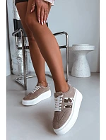 Dámske tenisky na pevnej platforme s aplikáciou z umelého semišu Beige Averin Dámske tenisky na pevnej platforme s aplikáciou z umelého semišu Beige Averin