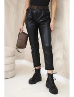 model 22014125 kalhoty s páskem lesklá černá - K-Fashion model 22014125 kalhoty s páskem lesklá černá - K-Fashion