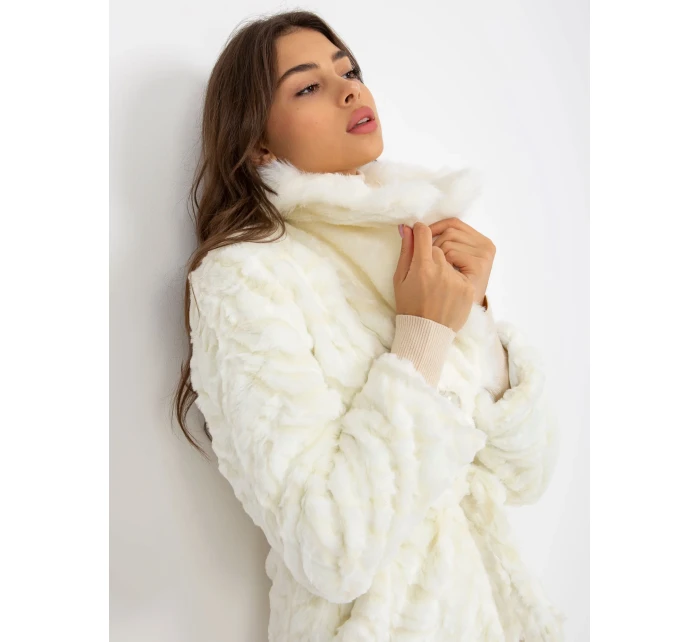 Bunda AT KR A02 22 1.95P biela