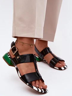 Dámské sandály z lakované kůže model 22123107 Černé - Maciejka