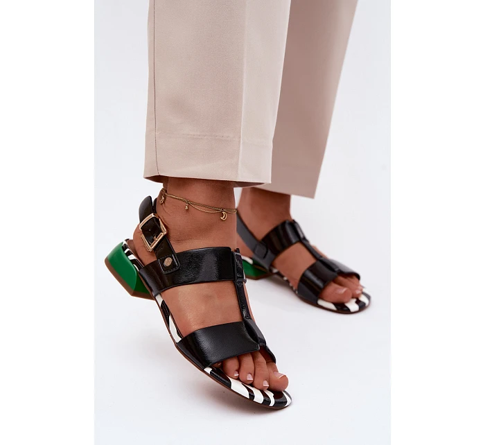 Dámské sandály z lakované kůže model 22123107 Černé - Maciejka