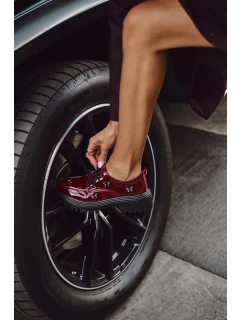 Lakierowane Skórzane Półbuty Damskie Z Przypinkami Artiker 57C0336 Bordowe