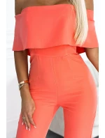 Dámský overal v broskvové barvě s volánkem a odhalenými rameny model 18478723 - Bergamo Dámský overal v broskvové barvě s volánkem a odhalenými rameny model 18478723 - Bergamo