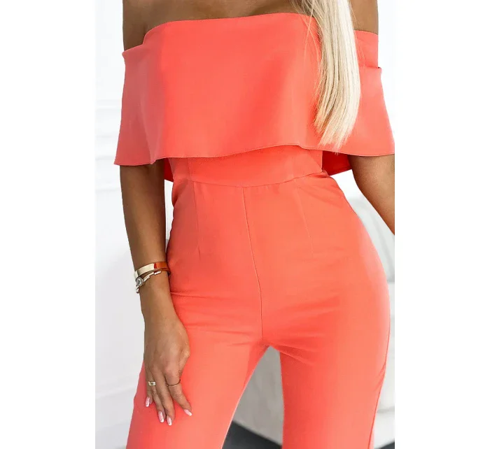 Dámský overal v broskvové barvě s volánkem a odhalenými rameny model 18478723 - Bergamo Dámský overal v broskvové barvě s volánkem a odhalenými rameny model 18478723 - Bergamo