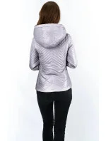 Krátka šedá prešívaná dámska bunda s kapucňou (B9566)