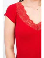 Blúzka s čipkovým výstrihom červená
