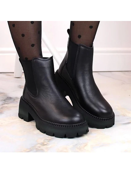 Dámské zateplené kožené kotníkové boty model 20572488 Černá - FILIPPO