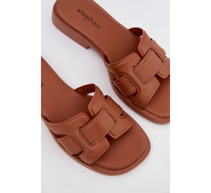 Dámské pantofle na plochém podpatku Camel model 21900529 - Boto