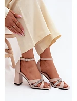 Dámské sandály na podpatku s platformou s páskem a kamínky Vinceza Béžové