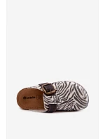 Dámské sandály s přezkou model 22368096 Zebra - Inblu