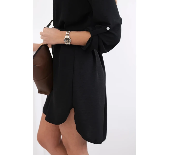 Šaty s delšími zády a pásem černý