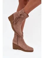 Zateplené dámské kotníkové boty na platformě s třásněmi béžové model 21711536 - Boto Zateplené dámské kotníkové boty na platformě s třásněmi béžové model 21711536 - Boto