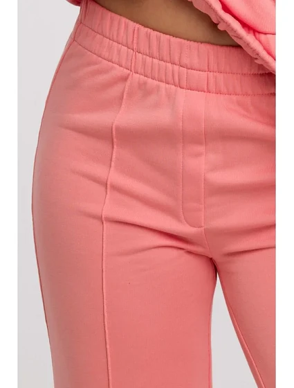 Široké kalhoty s předními  korálová barva model 21047265 - BeWear