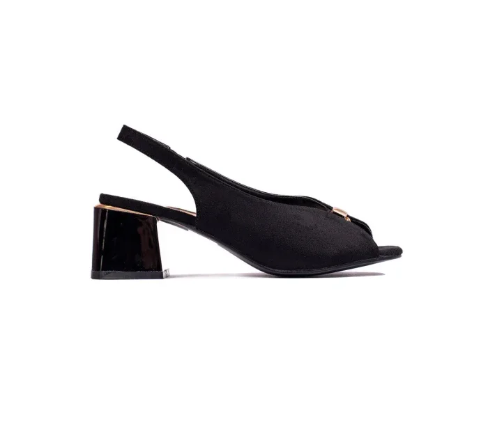 Výborné dámské černé sandály na širokém podpatku Výborné dámské černé sandály na širokém podpatku