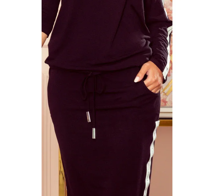 Čierne športové dámske šaty s kapsičkami a lampasmi 13-124