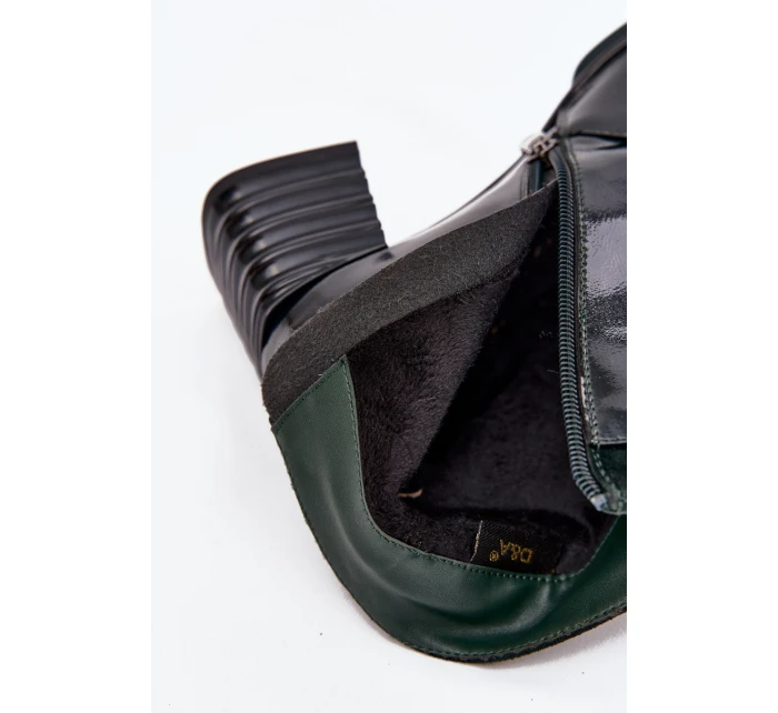 Lakované dámské kotníkové boty z přírodní kůže na podpatku model 21713856 tmavě zelené - D&A