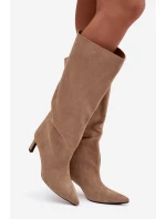 Dámské kozačky z eko semiše nazouvací na jehlovém podpatku béžové model 21770290 - Boto