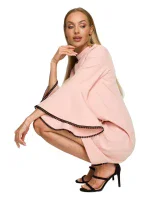 M698 Šaty áčkového strihu s anjelskými rukávmi - čierne