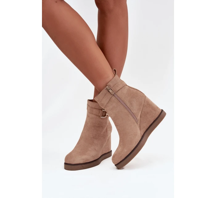 Dámské boty na platformě s ozdobným detailem béžové model 21711676 - Boto Dámské boty na platformě s ozdobným detailem béžové model 21711676 - Boto