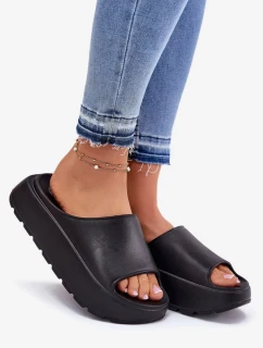 Dámske penové papuče na platforme - čierne