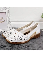 W bílá kožená polobotka model 22050397 - Rieker