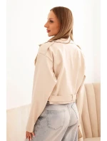 Dámska krátka bunda z ekokože s opaskom a golierom béžová