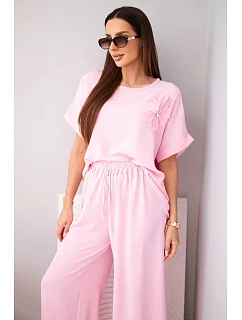 Dámsky viskózový set s ozdobným kvetom a širokými nohavicami candy pink
