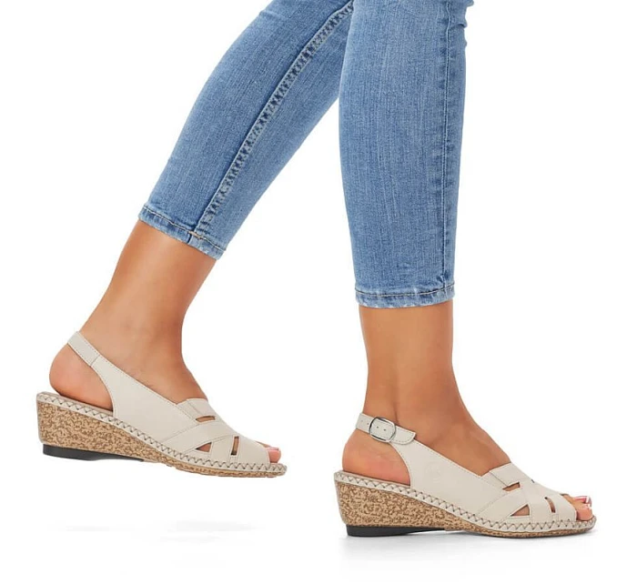 Pohodlné kožené sandále Rieker W RKR682 beige