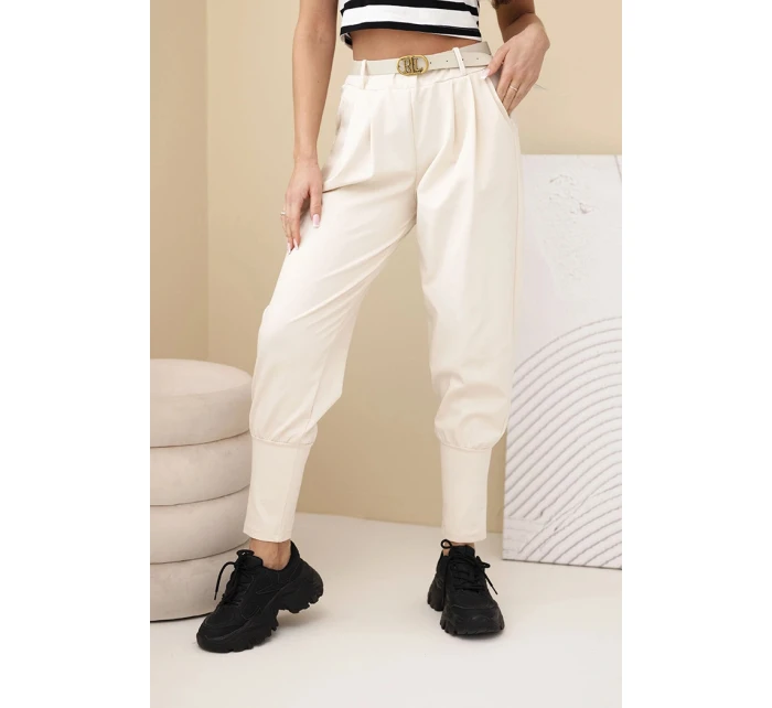 Dámske bavlnené nohavice s vysokým pásom a opaskom béžovej farby