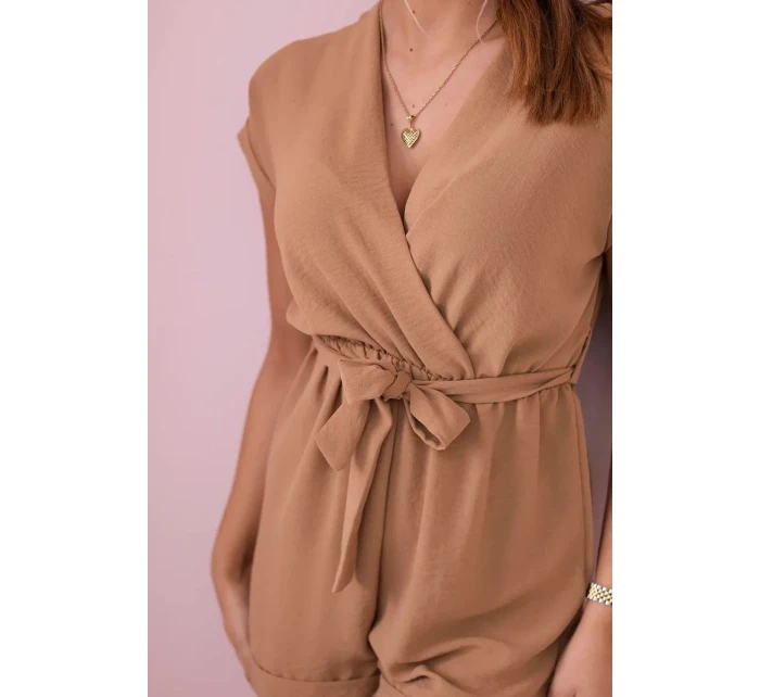 Krátky overal zviazaný v páse Velbloud Krátky overal zviazaný v páse Velbloud