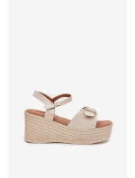 Sandały Damskie Na Koturnie Z Klamrą Beżowe Liniella Sandały Damskie Na Koturnie Z Klamrą Beżowe Liniella