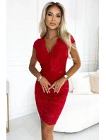 316-9 Čipkované šaty s krátkymi rukávmi a výstrihom - ČERVENÉ