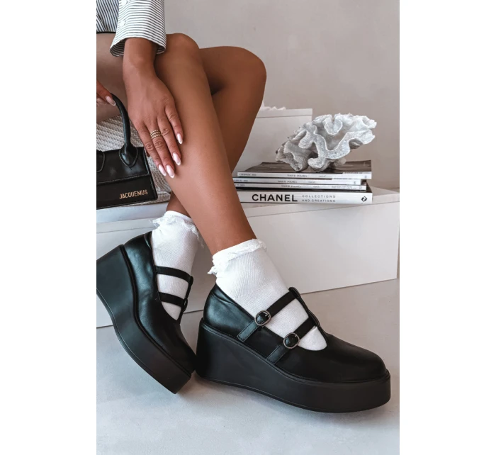 Topánky na klinovom podpätku model 224241 Step in style