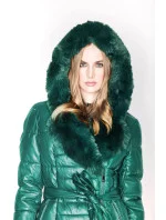 Dámska bunda s kožušinovým golierom zelená (ag6-28)