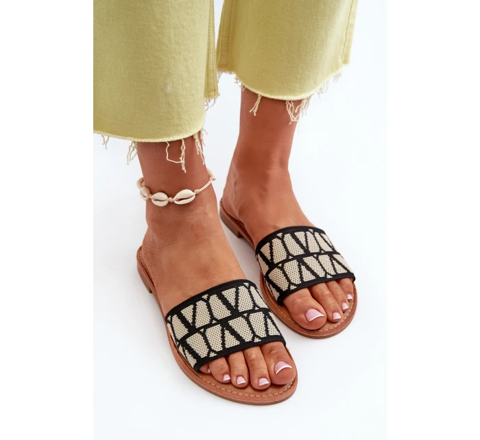 Dámské černé sandály na ploché podrážce model 21657438 - Boto