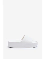 Dámské žabky na tlusté podrážce bílé model 22186926 - SWEET SHOES