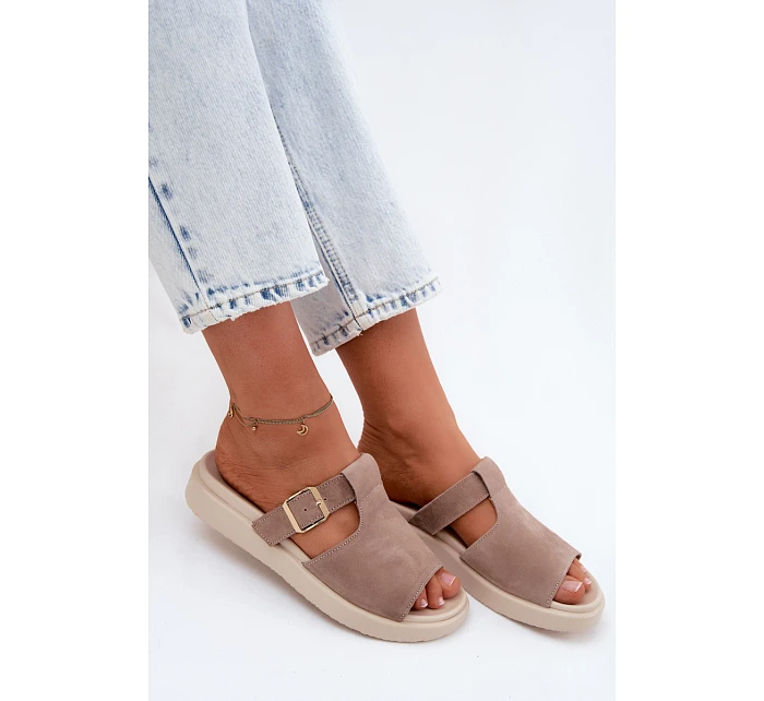 Semišové dámské pantofle na platformě se zlatou přezkou tmavě béžové Zemela