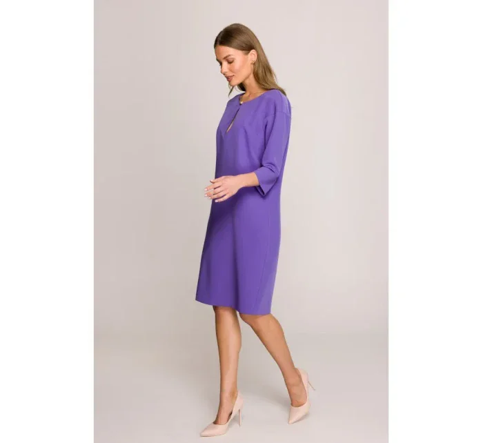 Šaty uvolněného střihu s výstřihem s  fialové model 20966103 - STYLOVE