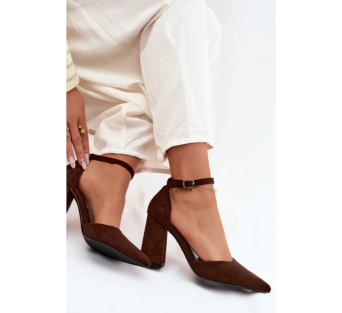 Lodičky na podpatku z imitace semiše v čokoládové barvě model 22122785 - Boto