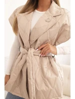 Dámská prošívaná vesta s páskem a širokým límcem tmavě béžová