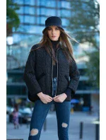 Tenká černá dámská bunda s ozdobným prošíváním model 15834466 - Ann Gissy Tenká černá dámská bunda s ozdobným prošíváním model 15834466 - Ann Gissy