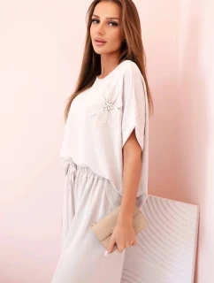 Dámský komplet z viskózy s ozdobným květem a širokými kalhotami tmavě béžová