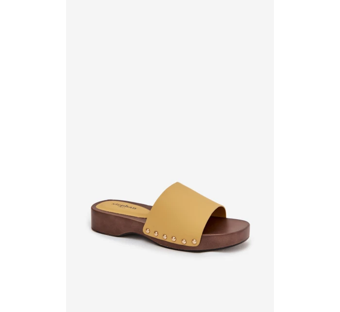 Dámské pantofle s cvoky žluté Terissa