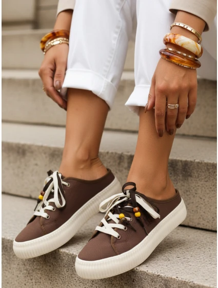 Dámske tenisky na platforme s ozdobnými korálkami cappuccino ZY1409