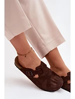 Kožené semišové pantofle model 22125810 s přezkou 1905 čokoládové - Zazoo