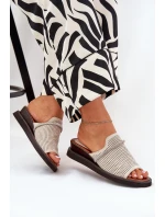 Klapki Damskie Na Koturnie Z Ozdobnym Paseczkiem Beżowe Teriwes Klapki Damskie Na Koturnie Z Ozdobnym Paseczkiem Beżowe Teriwes